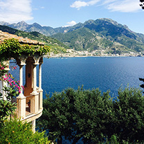 Villa con appartamenti vista mare Ravello