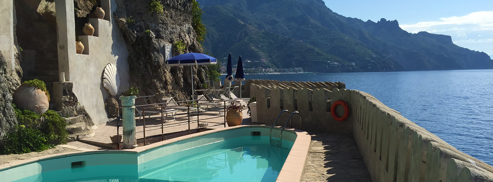 La piscina e il solarium Villa esclusiva a Ravello